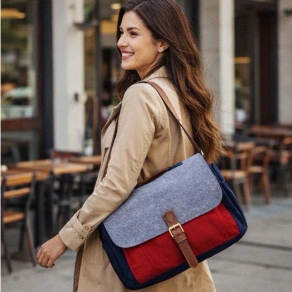 WB Felt Canvas Messenger Bag Warner Bros Navy Red Adjustable Strap Crossbody